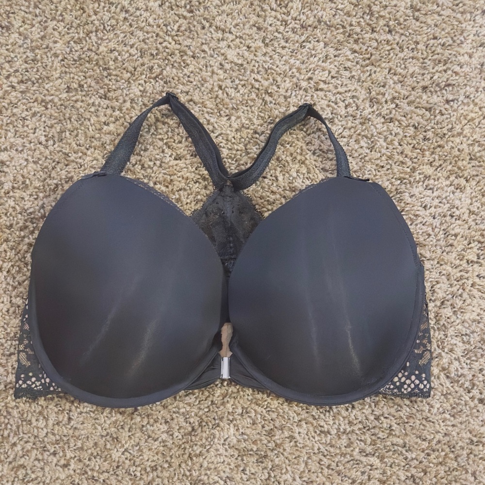 Adore me front closure bra size 36G ￼